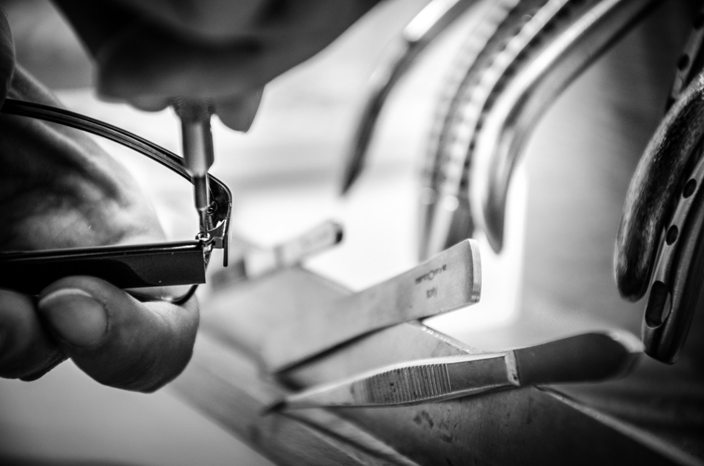 Popravila očal, izdelava očal, montaža, Optika Nadoh - optika in očesna ambulanta Postojna.